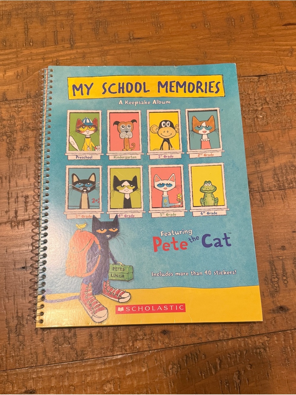 Scholastic Pete the Cat Keepsake Album - Blue and Yellow BOOK